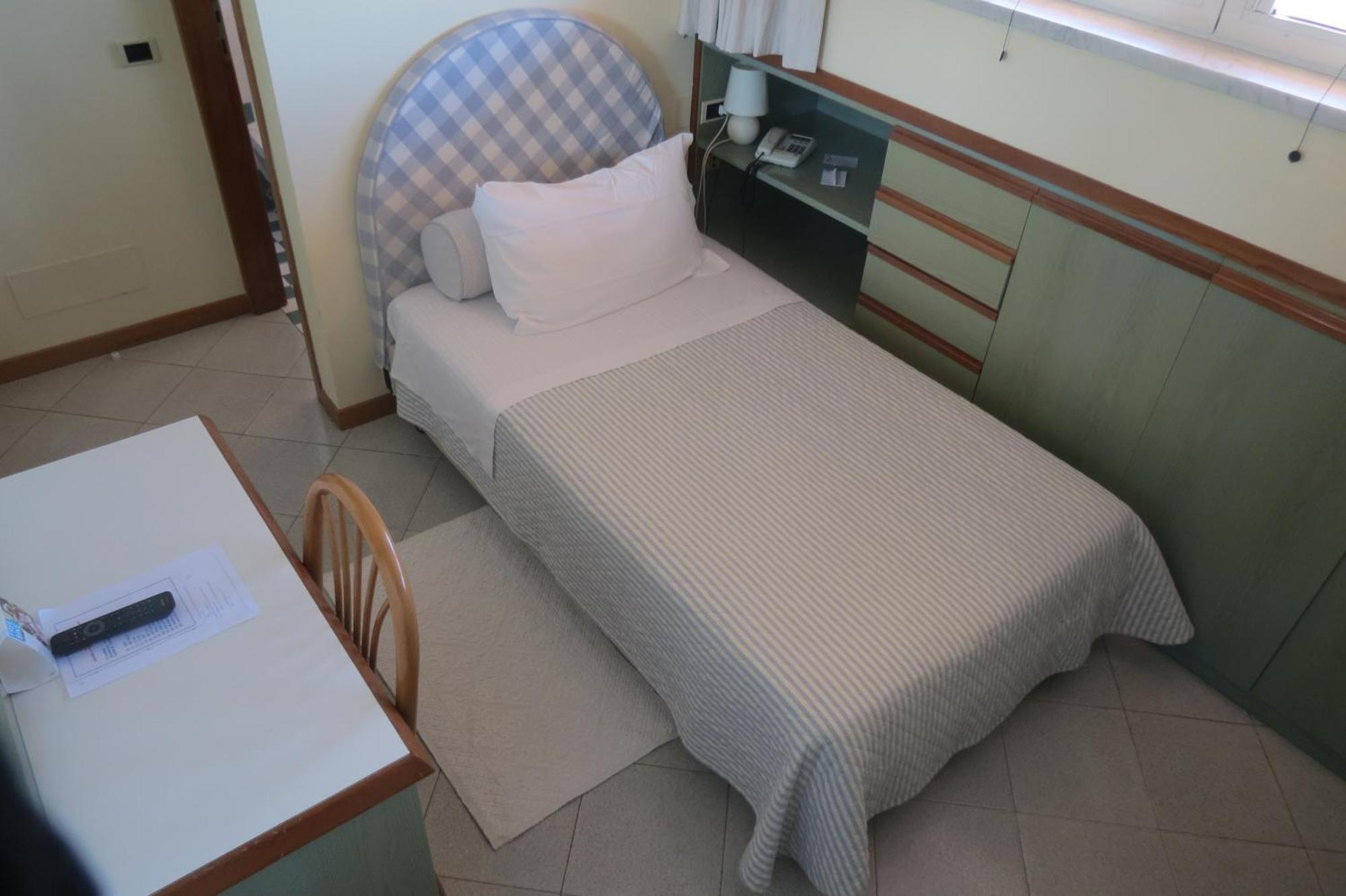 Hotel Eden Cinquale Eksteriør billede